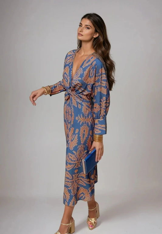 Akira - Stunning vintage V-neck long-sleeve dress with exquisite prints